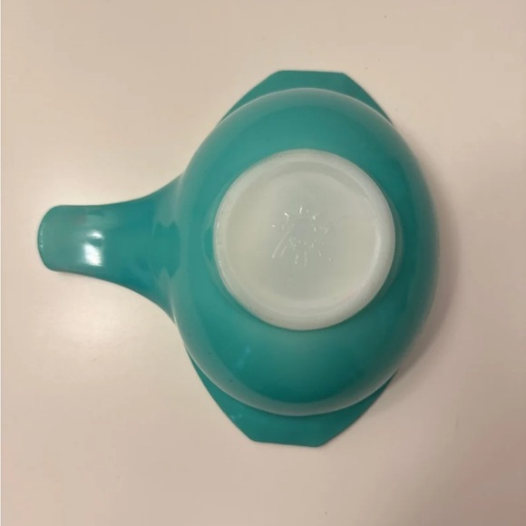 Pyrex JAJ Gaiety Turquoise Snowflake Sauce Boat & Stand - Picture 5 of 9